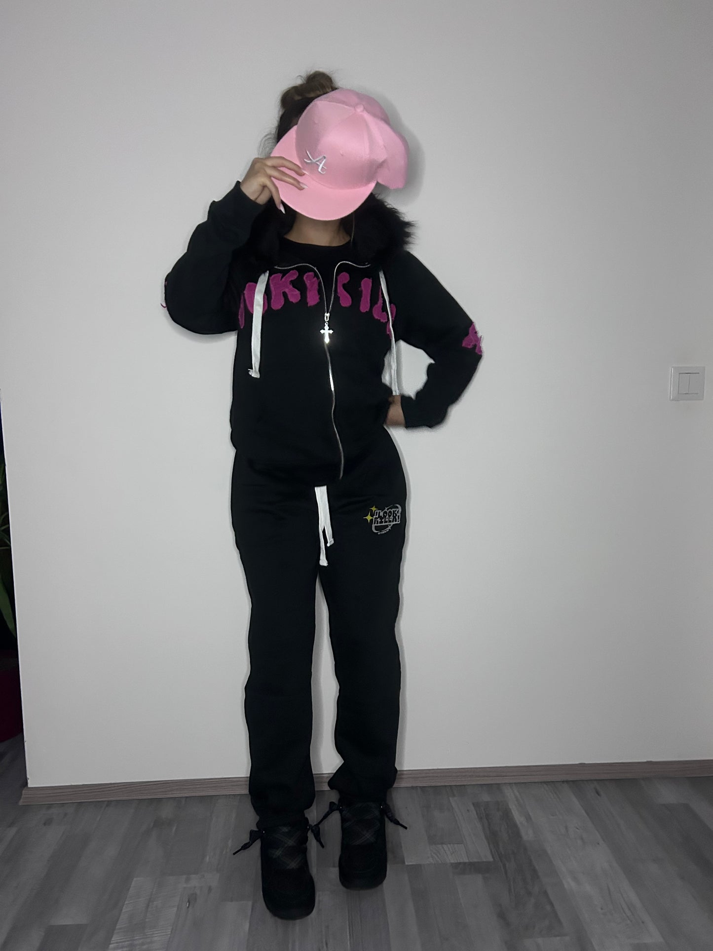 !LOOKKILLA! Original sweatpants